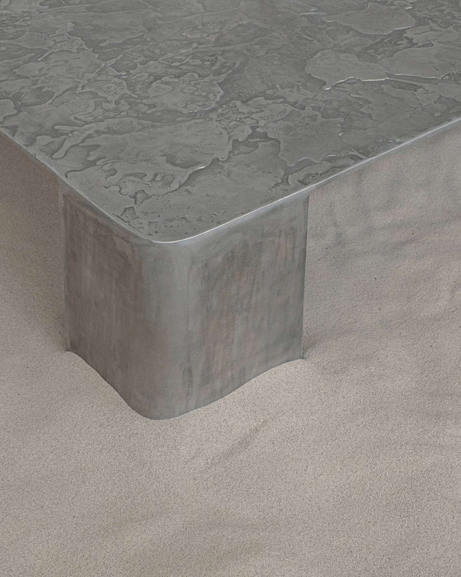 Alcocer by Ohla Studio, made of Aluminium and , Aluminium version, picture 4