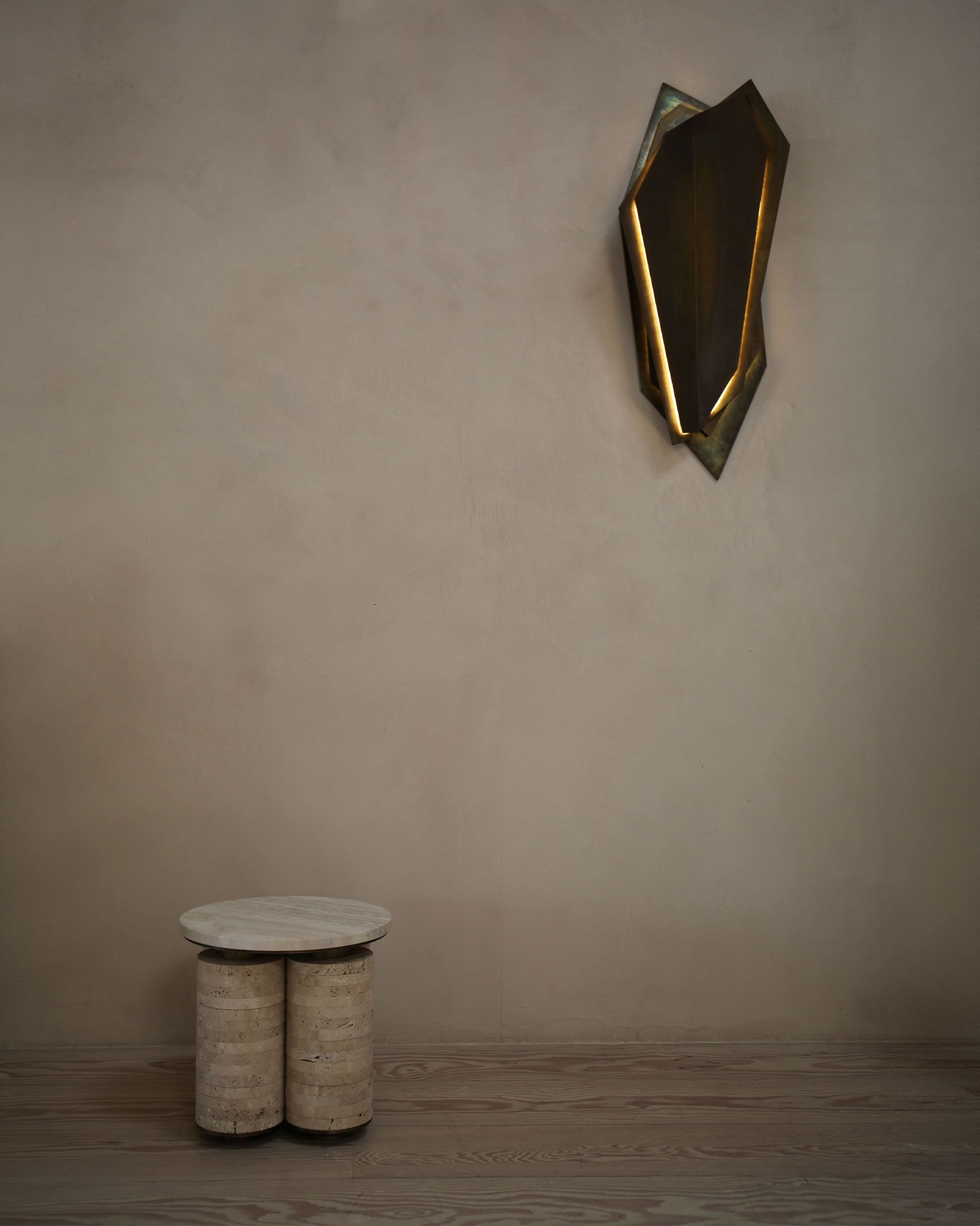 Trillith Side Table, Atra 2100, Atra 03