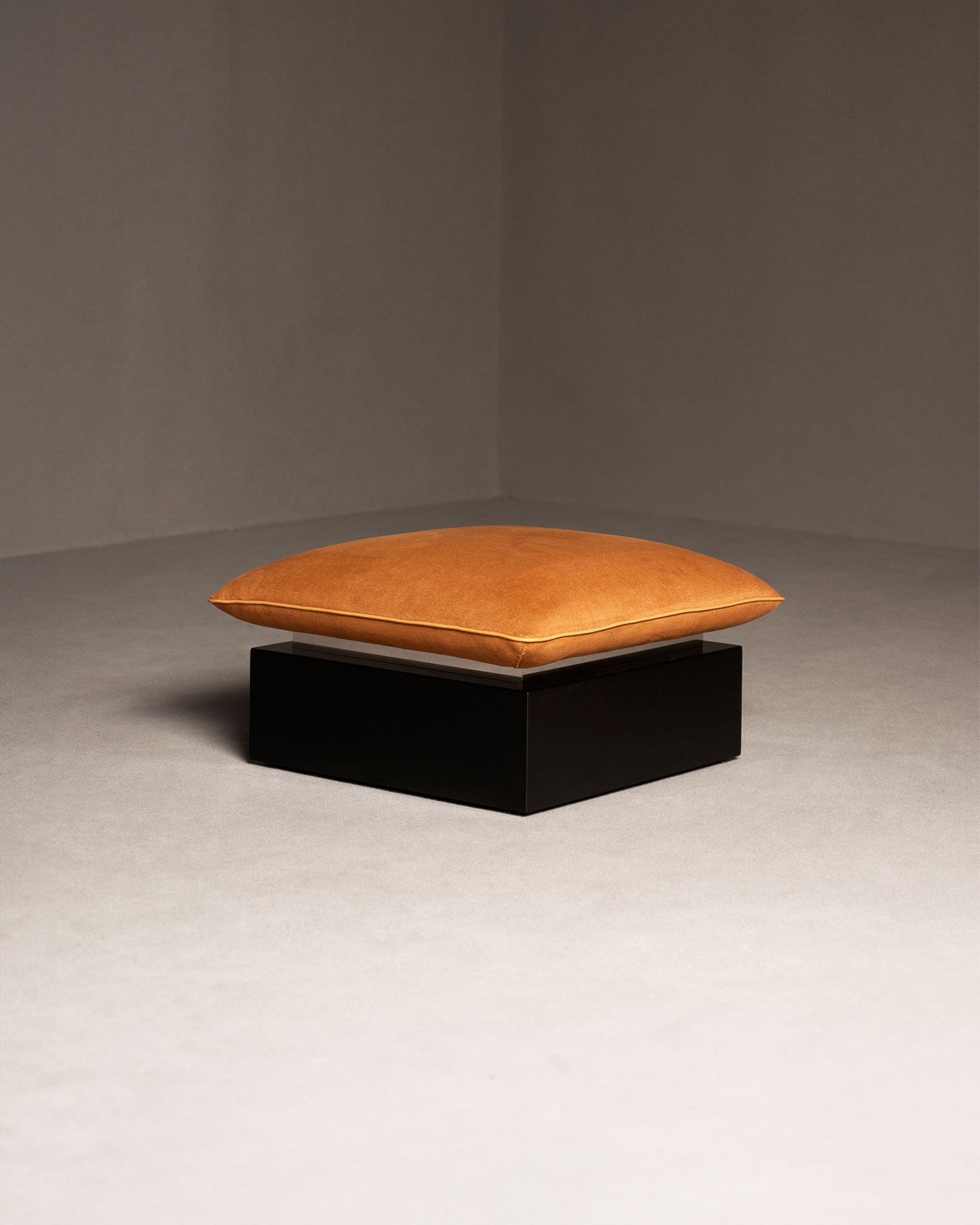 10 pouf, Drop 02, Interni Venosta 02