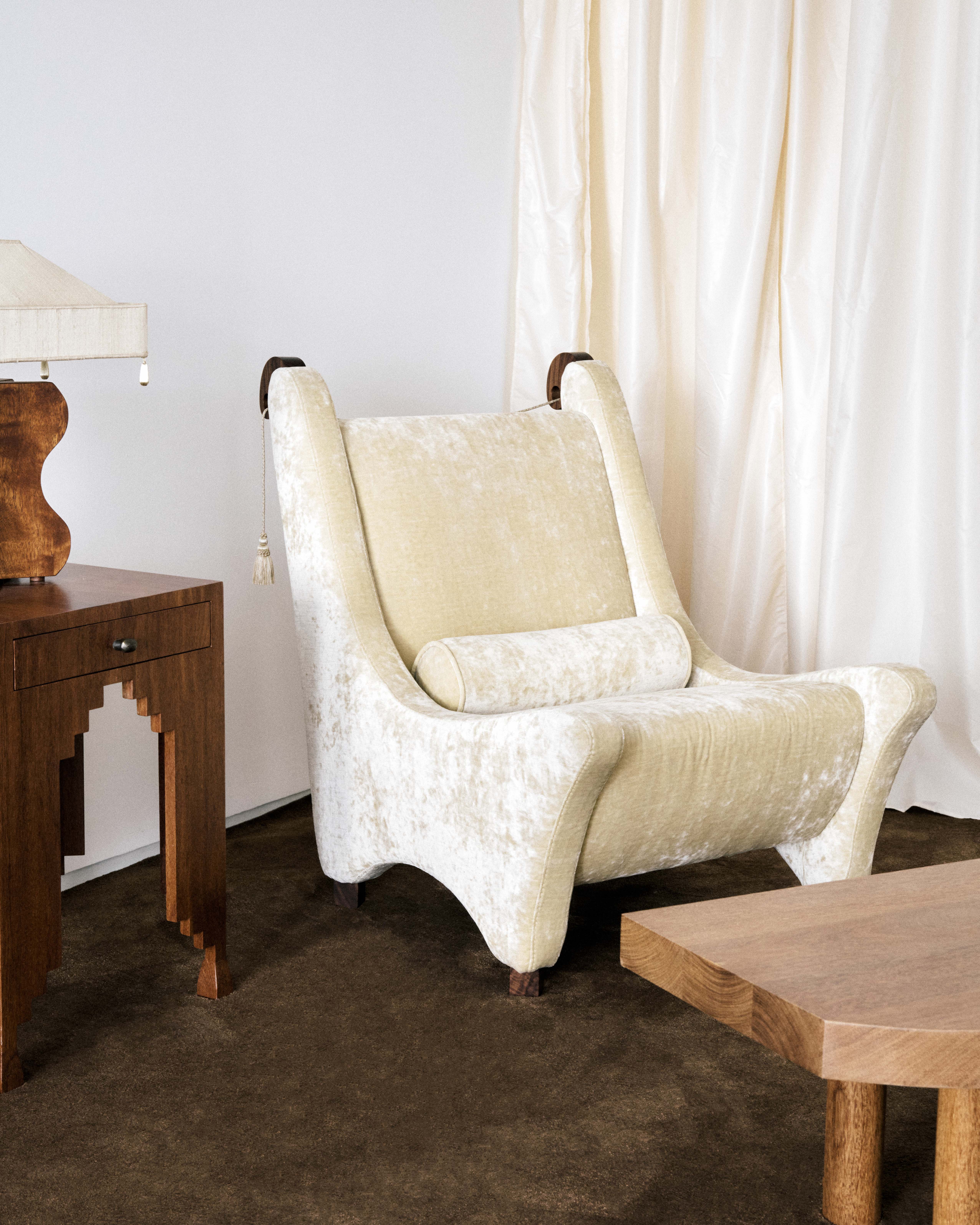 Ebur Editions by Studio Ebur, made of Velvet and Wood, Velvet version, picture 4