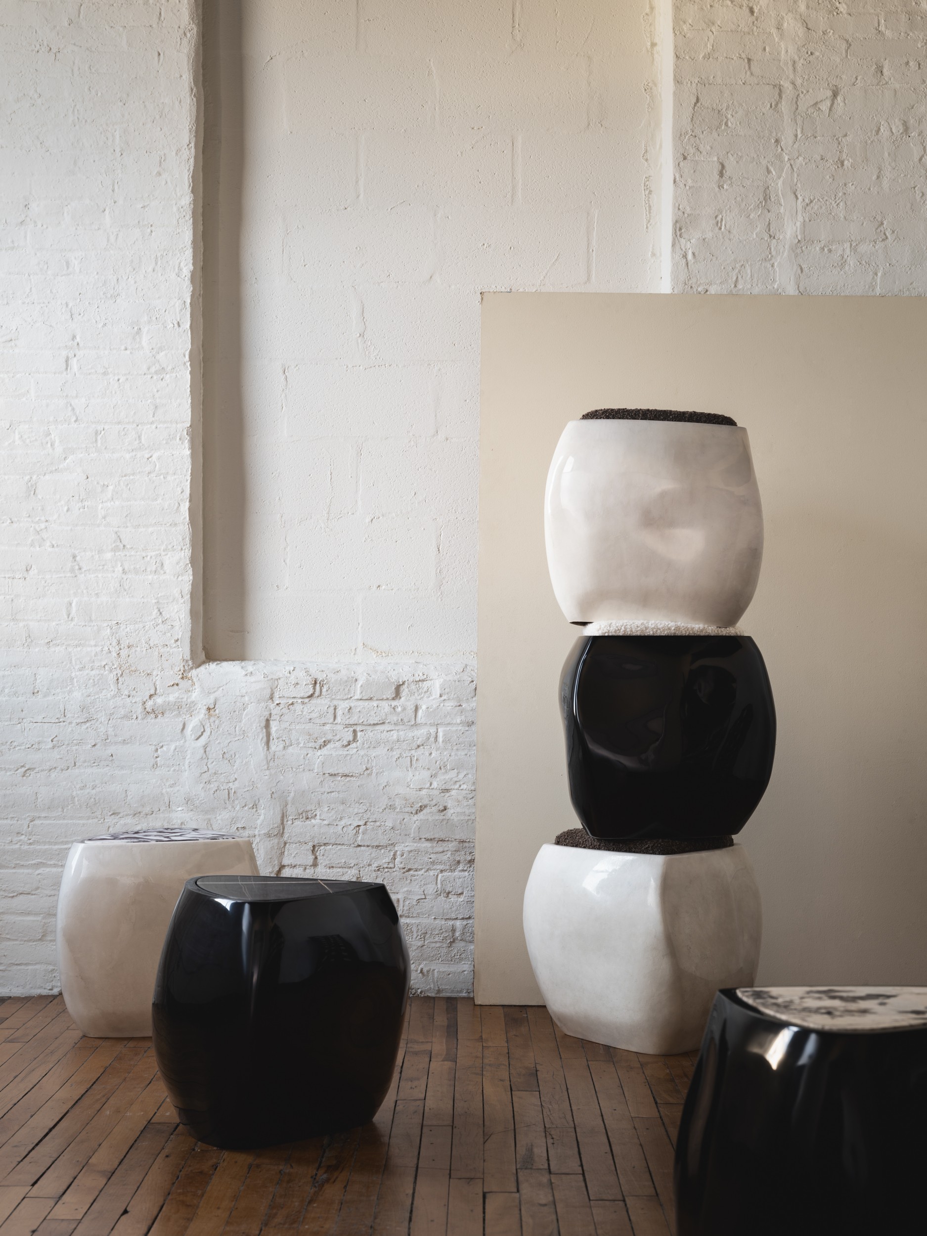 Konekt Collection by Konekt, made of Marble and Fiberglass, Cream High Gloss - Calacatta Viola Marble version, picture 5