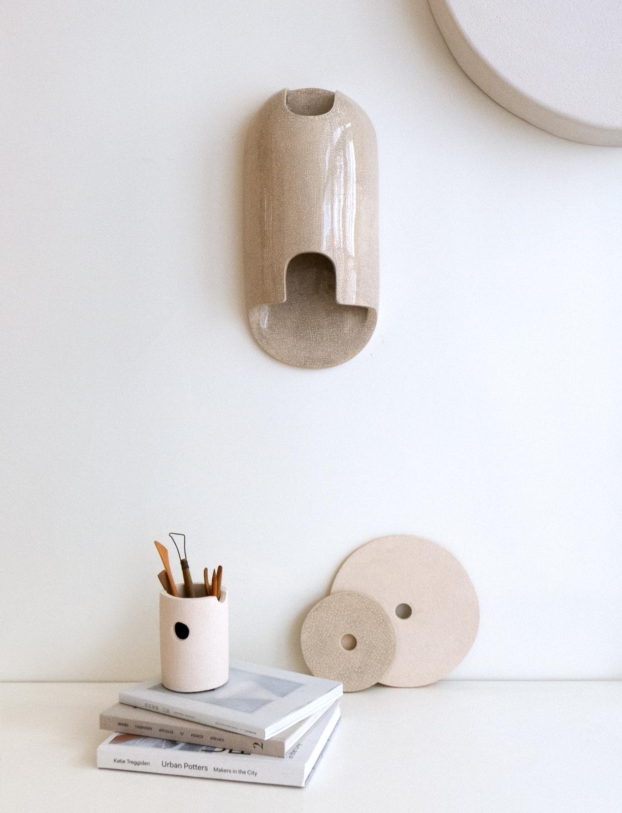 Les Objets by Johanna de Clisson - Hiromi, made of Ceramic and , Cracked Enamel version, picture 1