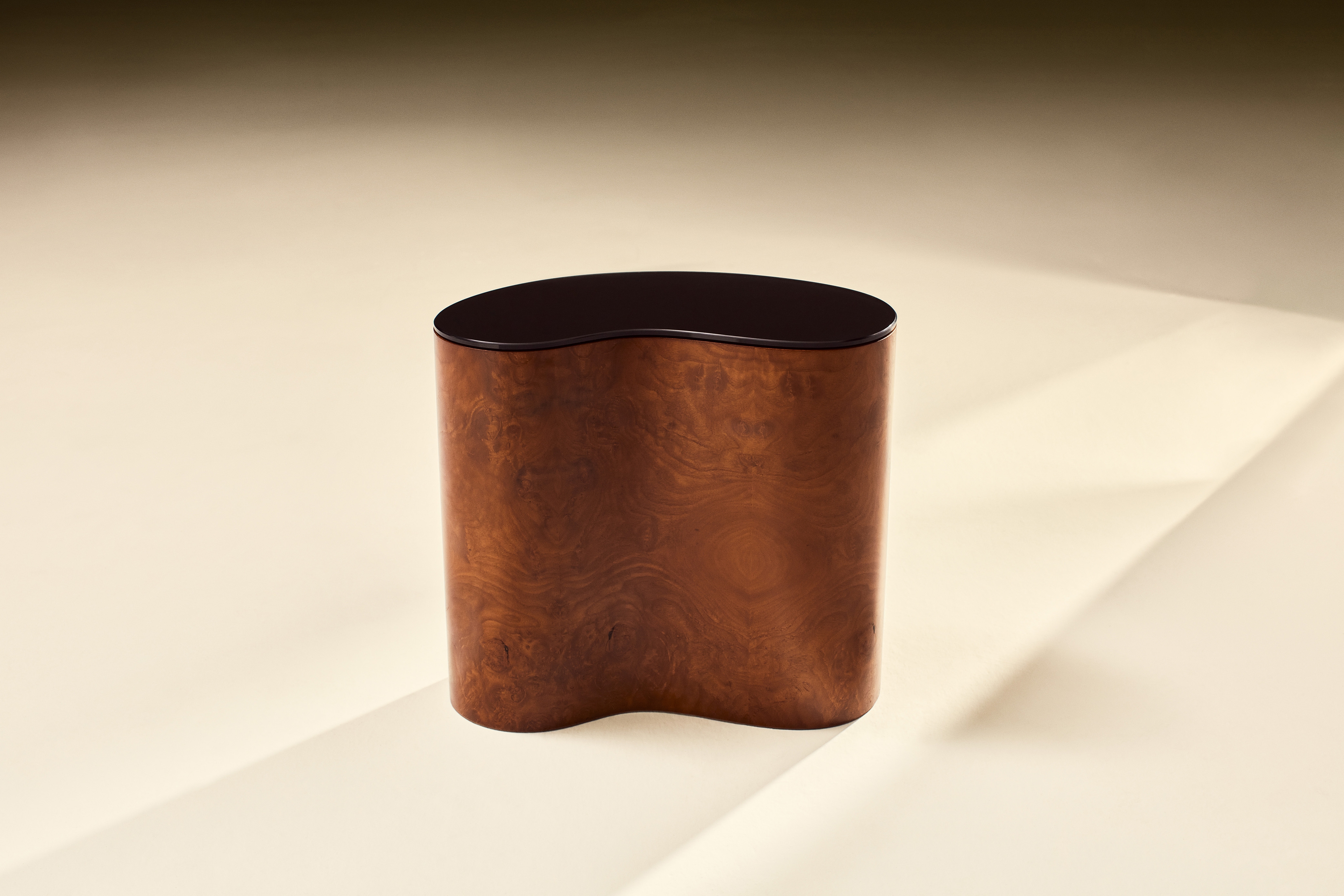 Mise En Scène by Tatjana von Stein, made of Wood  and Lacquered Glass, Walnut Burlwood version, picture 1