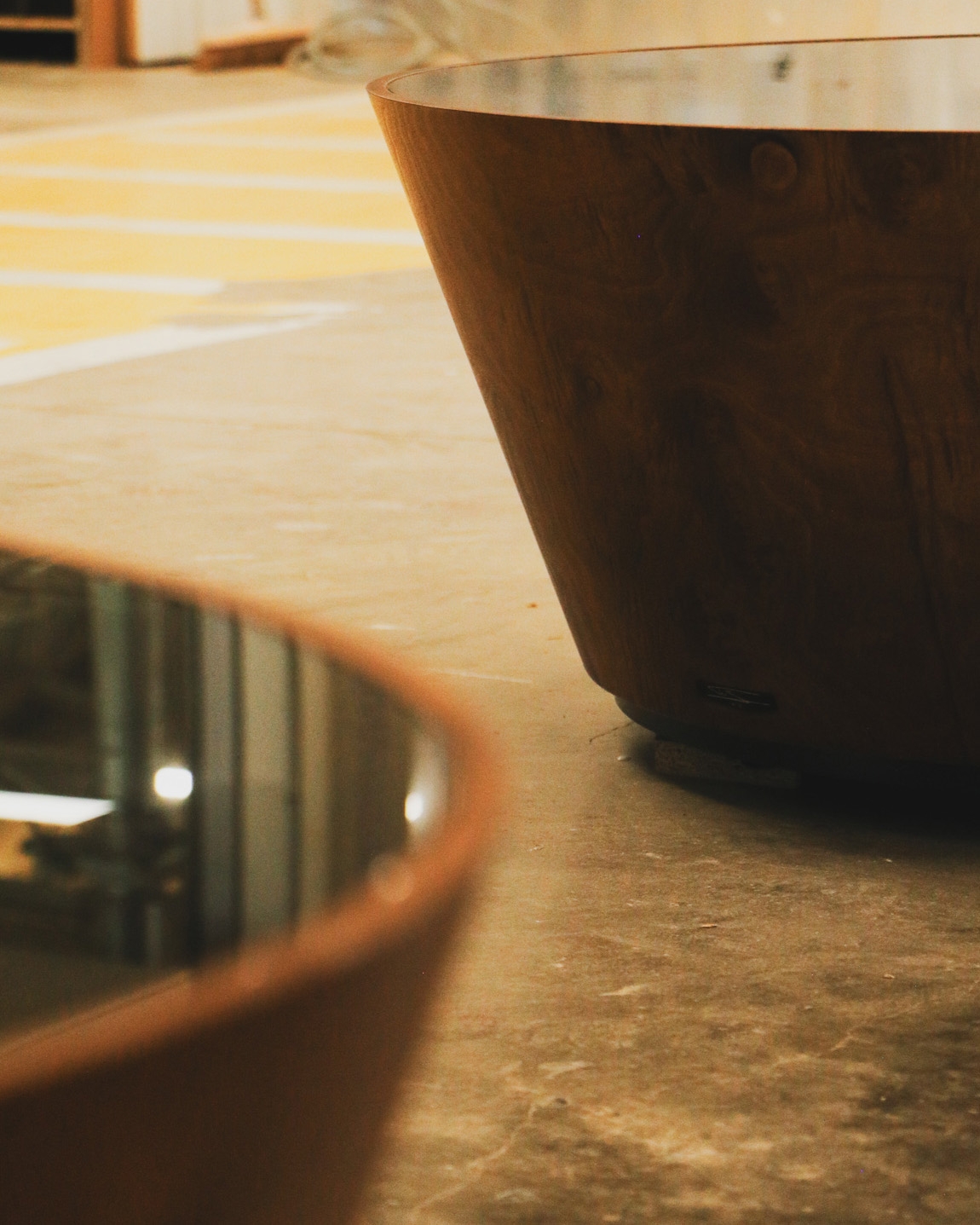 Mise En Scène by Tatjana von Stein, made of Wood and Lacquered Glass, Walnut Burlwood version, picture 2