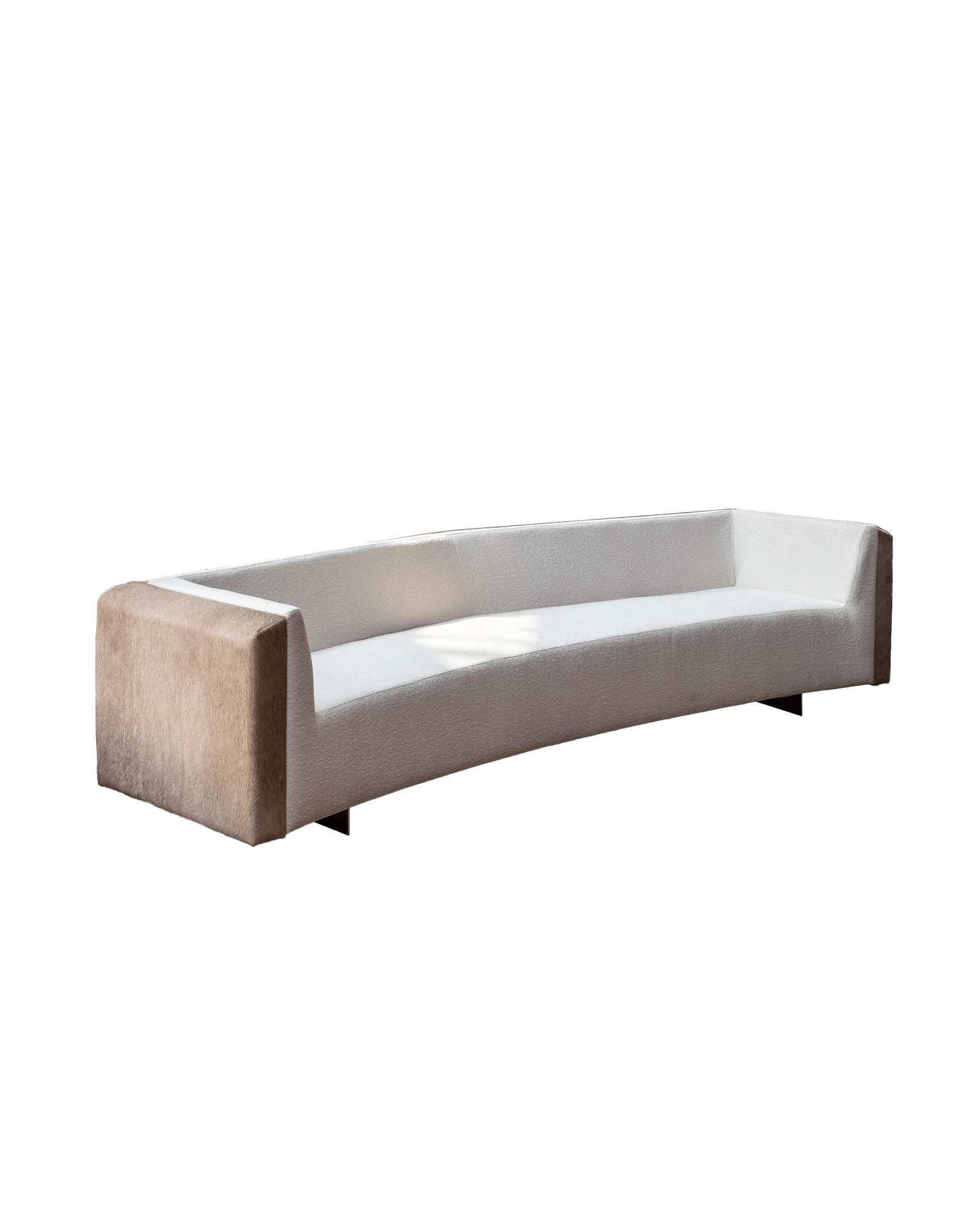 São Francisco Sofa light, off-white upholstery with brown hide armrests on dark legs, Puro Tropical Legacy by Mobilia Puro