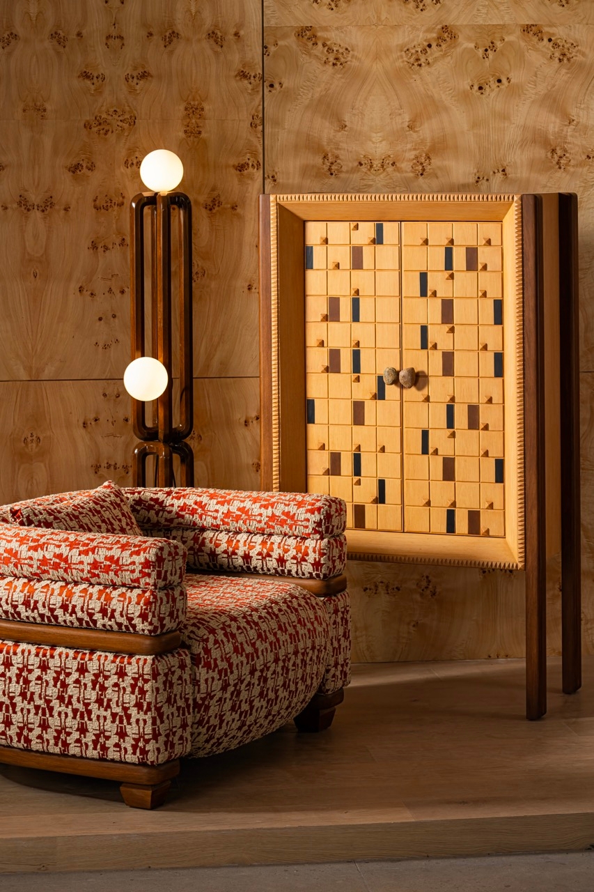 Accent Cabinet - Series 1, Tahanan 05