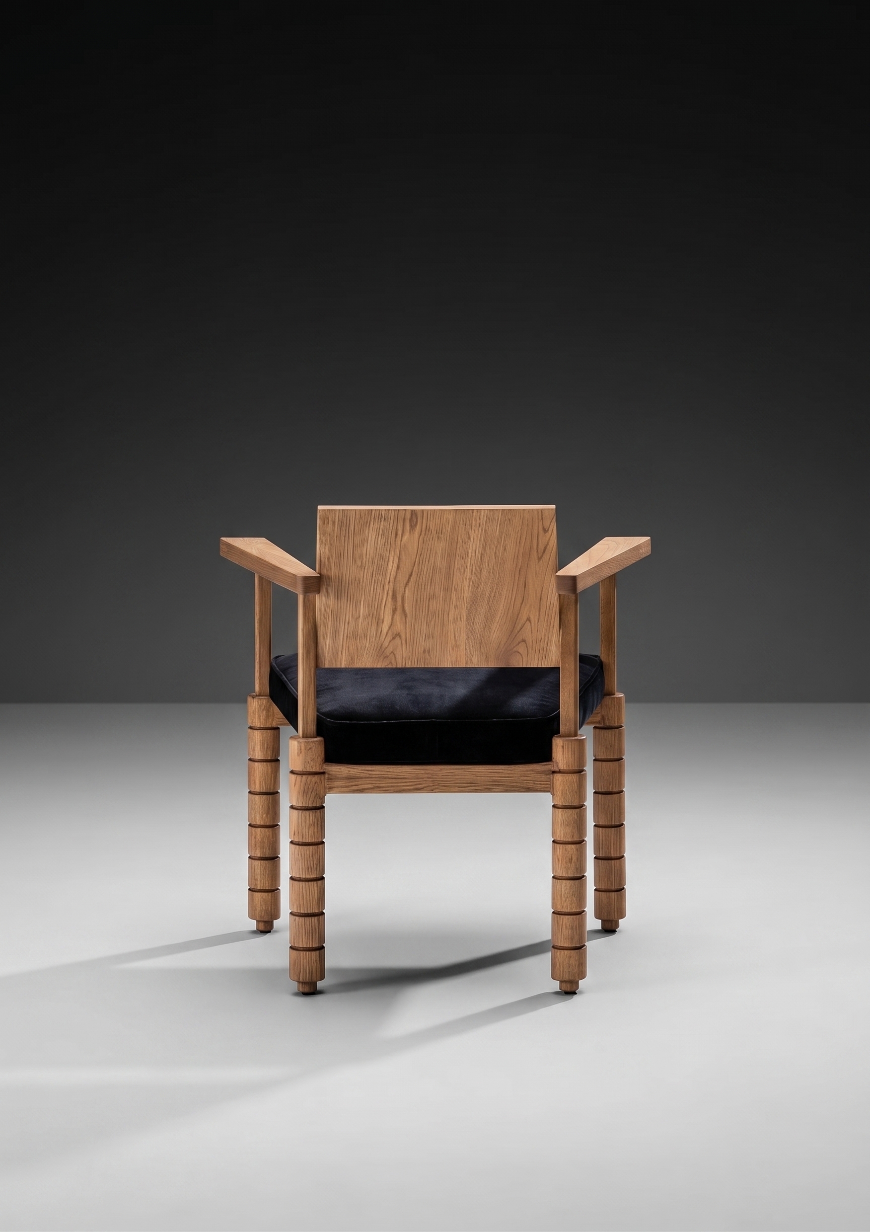 Tahanan chair