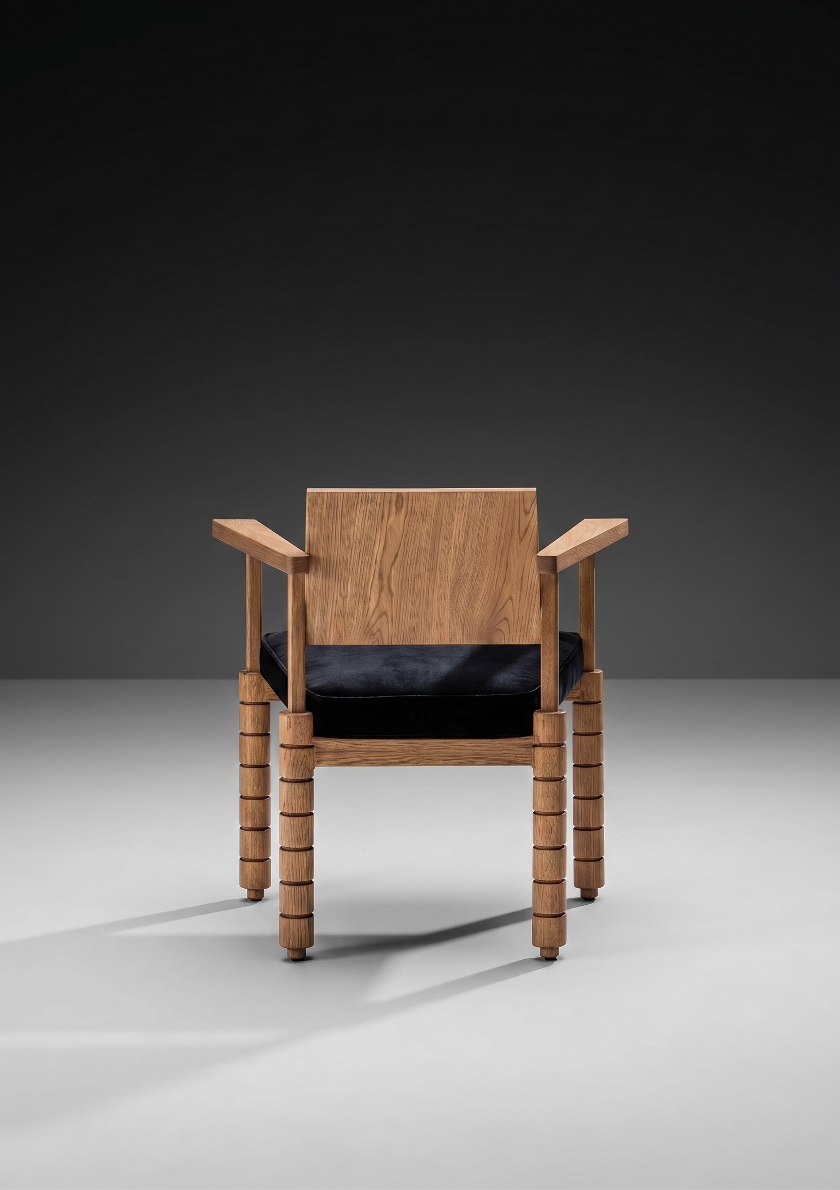 Tahanan chair