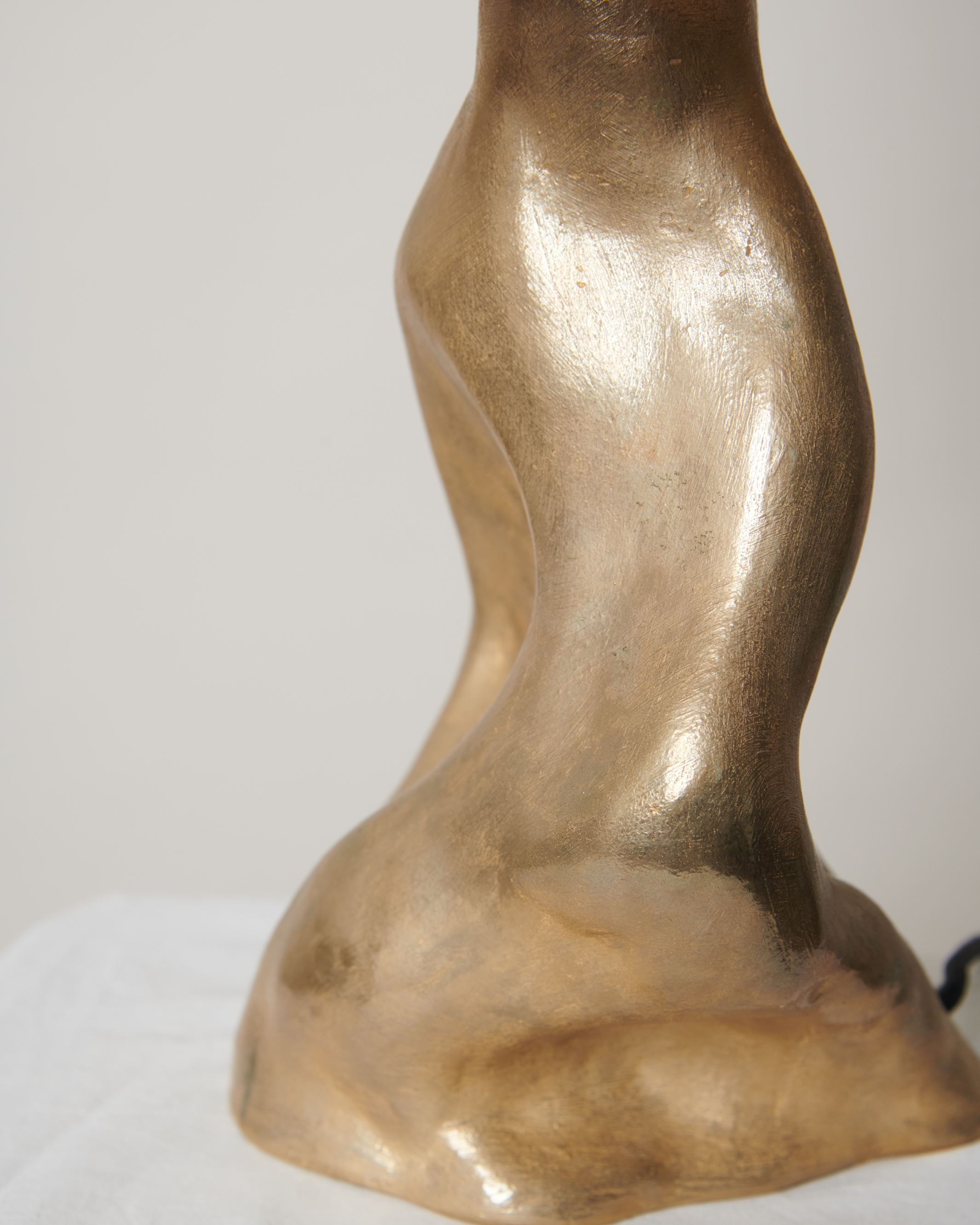 Tara by Karouna Chanyudhakorn, made of Raffia and Solid Bronze, Solid Bronze version, picture 4