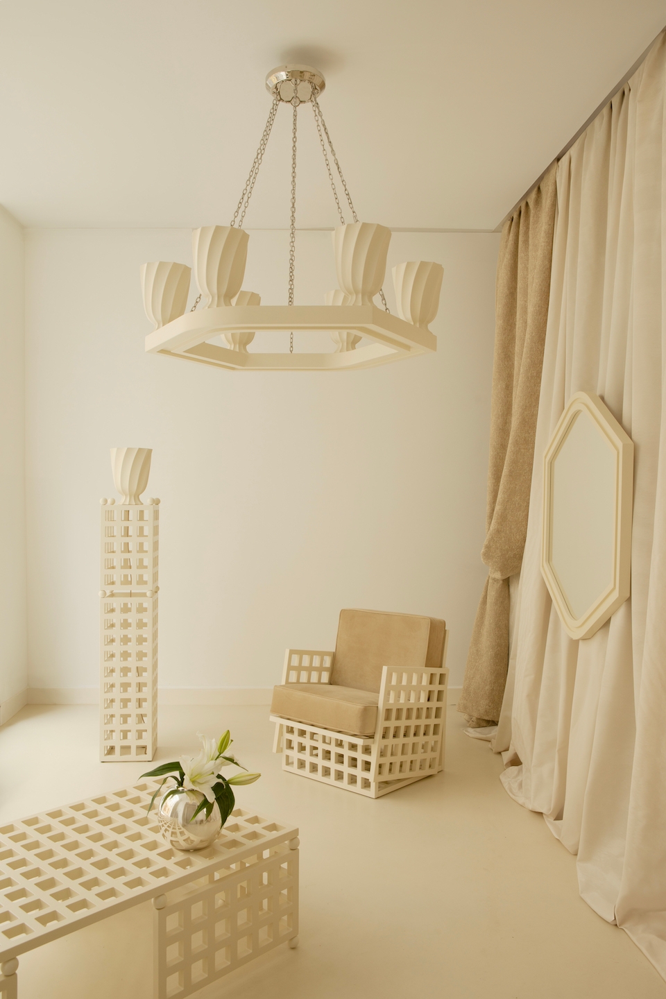 Chandelier, Trama, Haddou-Dufourcq 06