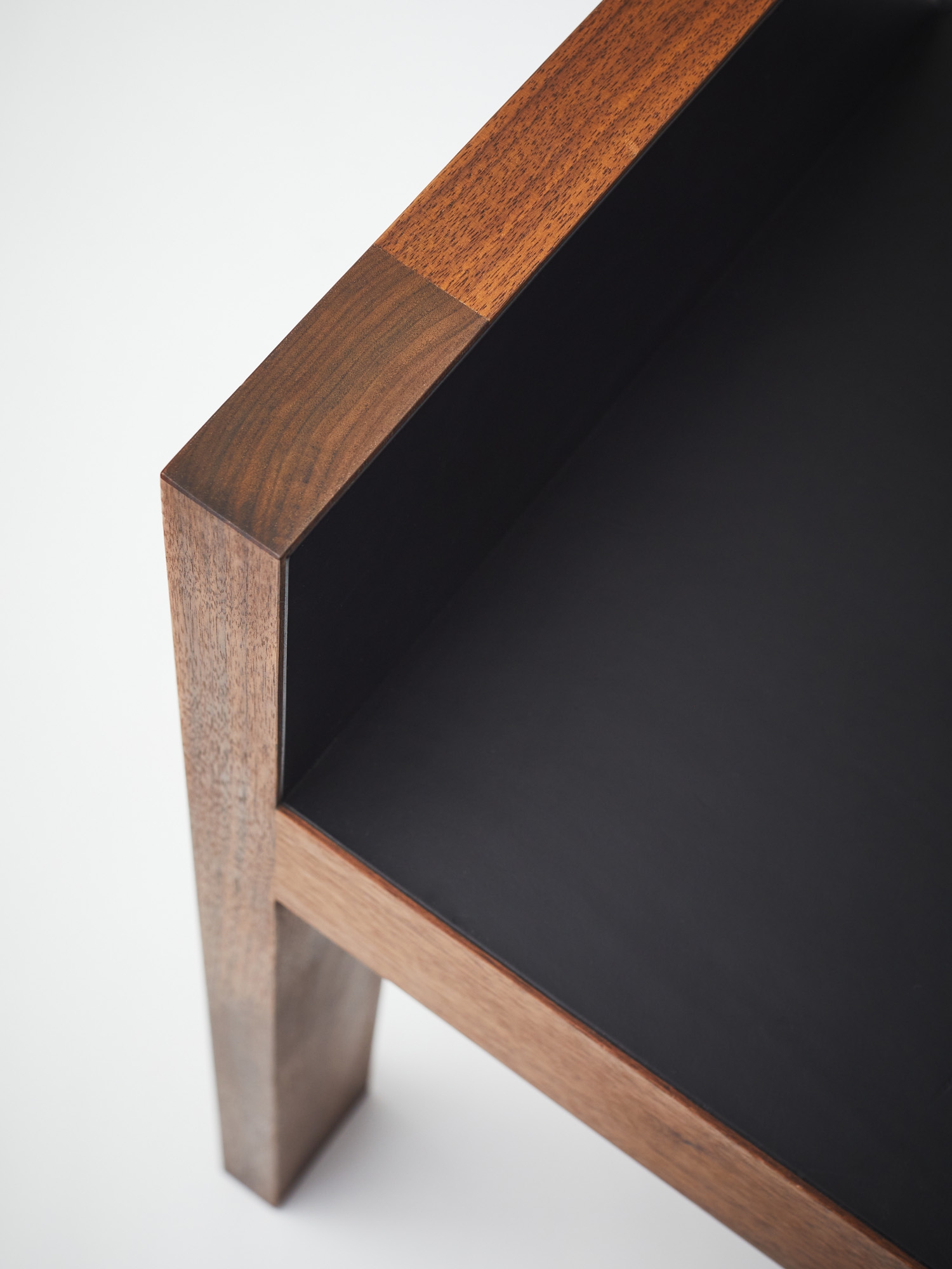 Veermakers Collection by Veermakers, made of Wood and , Walnut & Black Leather version, picture 5